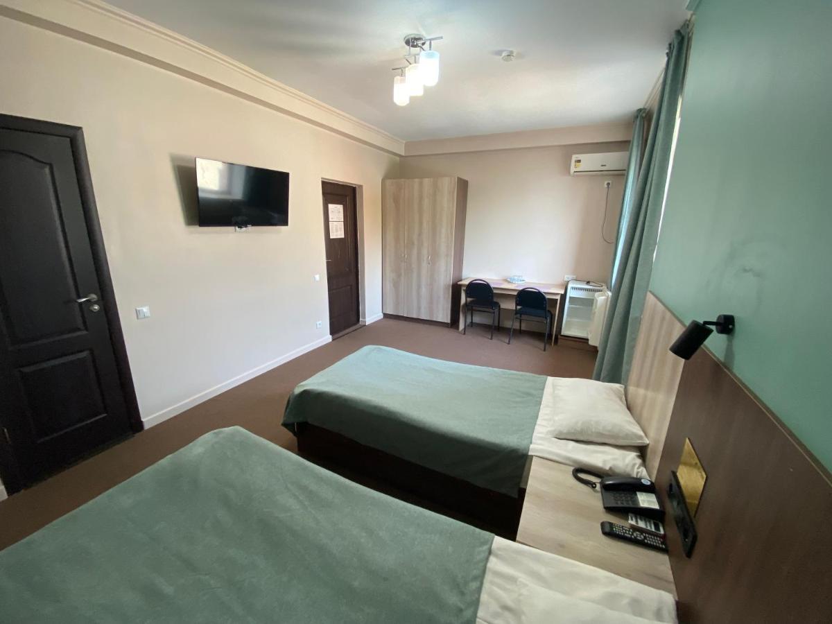 Ulpan Mini Hotel Astaná Exterior foto